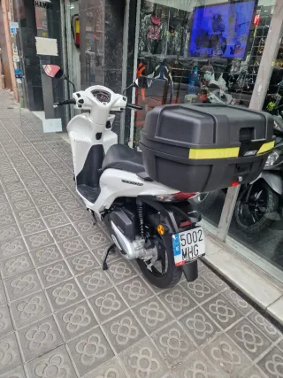 Honda Vision 110 Scooter 2023