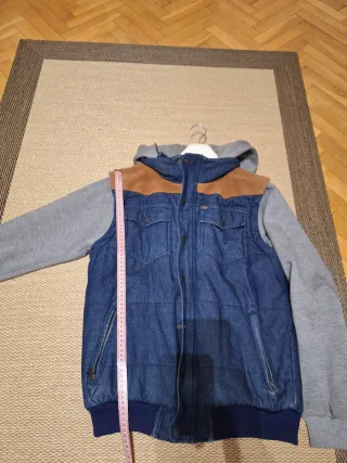 Cazadora Globe vaquera con capucha