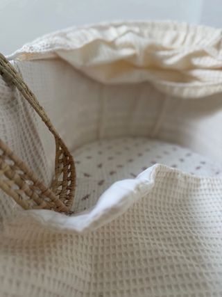 Moisés bebé con colchón y vestidura beige