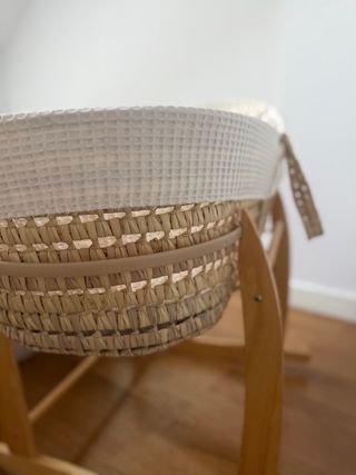 Moisés bebé con colchón y vestidura beige