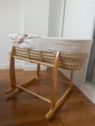 Moisés bebé con colchón y vestidura beige