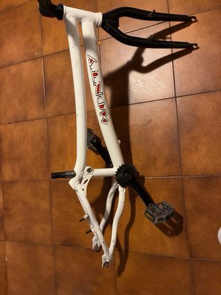 Marco de Bicicleta Monty Blanco