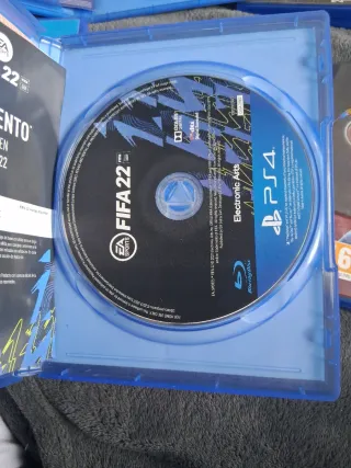 Lote 10 Giochi PS4: FC24, FIFA 22, Spiderman...