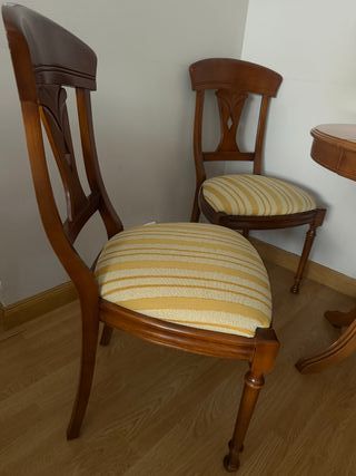 Mesa de salón extensible y 4 sillas