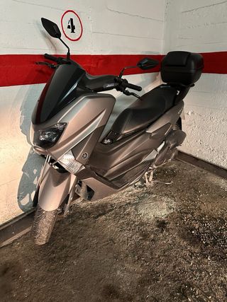 Yamaha NMAX 2020 Gris/Negra en perfecto estado