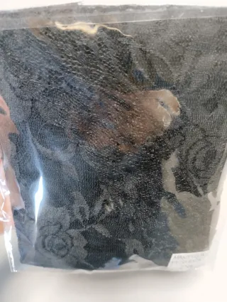 Mantilla negra de encaje floral