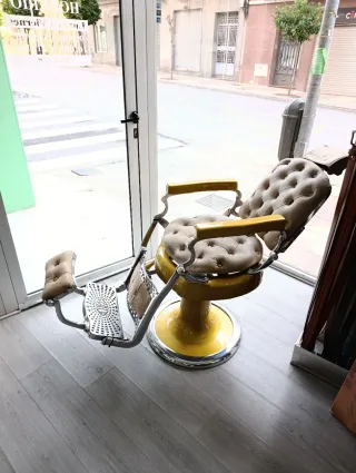 Sillón Barbero Antiguo Restaurado