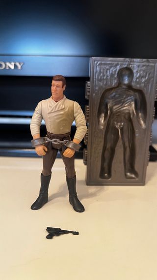 Figura Han Solo Star Wars saliendo de la Carbonita