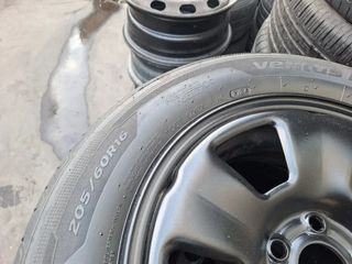 Renault Kangoo moderna - Rueda de repuesto