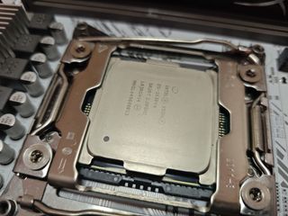 Placa Base + CPU Intel Xeon + 8GB RAM + WiFi