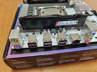 Placa Base + CPU Intel Xeon + 8GB RAM + WiFi