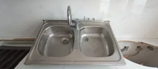 Fregadero doble seno  y Grifo plegable