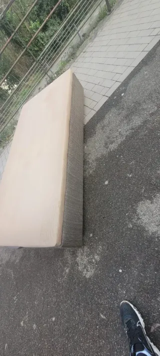 Canapé de 90cm beige y marrón