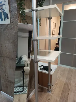 Vestidor abierto Ikea Stolmen con espejo y baldas