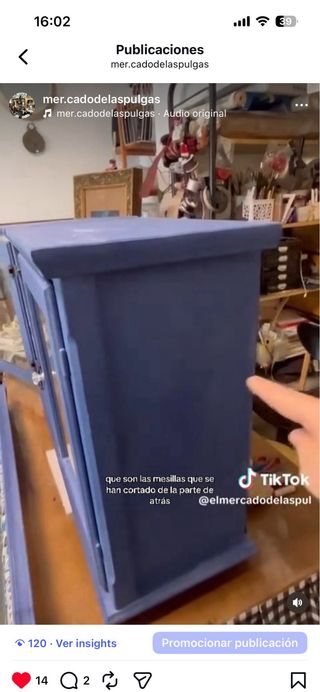 Mesillas altas de madera y cristal