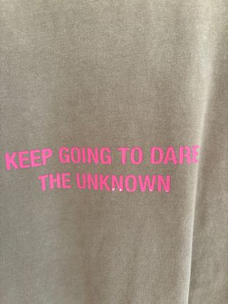 Camiseta Zara verde militar oversize