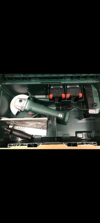 Amoladora Metabo con baterías y cargador