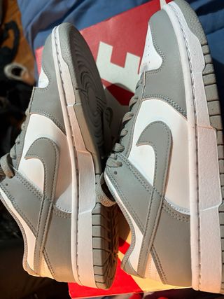 Nike Dunk Low Gris y Blanco