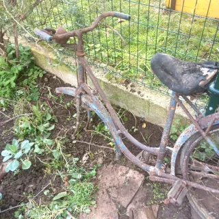 Bicicleta Antigua Azul para Restaurar
