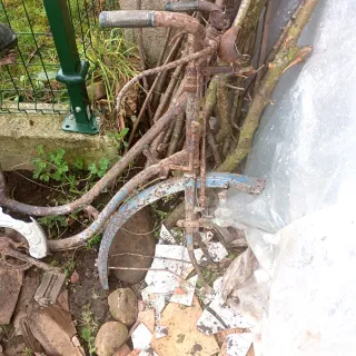 Bicicleta Antigua Azul para Restaurar