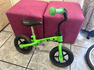 Bicicleta de equilibrio verde