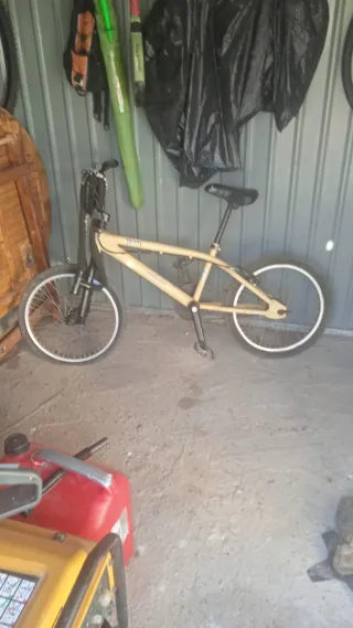 Bicicleta infantil azul