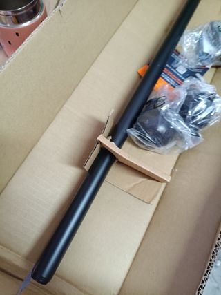 Barra per Tende Estensibile Amazon Basics con Terminali Tondi, da 91 a 183 cm, Nero