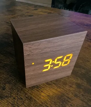 Reloj Digital LED Madera