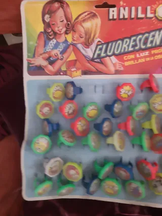 Anillos fluorescentes vintage kiosco