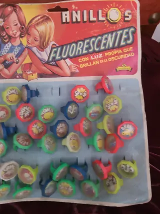 Anillos fluorescentes vintage kiosco