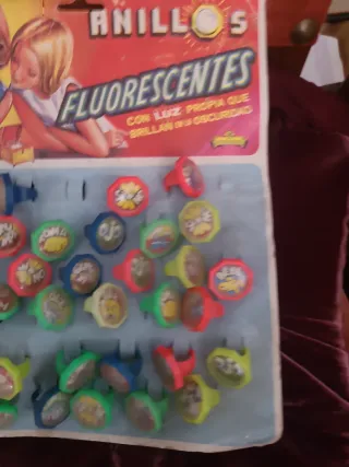 Anillos fluorescentes vintage kiosco
