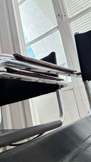 2 Sillas B34 Diseño Piel y Metal