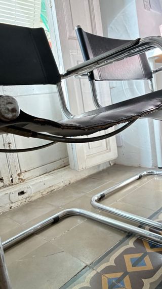 2 Sillas B34 Diseño Piel y Metal