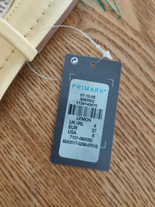 Sandalias planas Primark amarillas talla 37