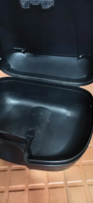 Baúl Shad SH37 para Maxi Scooter