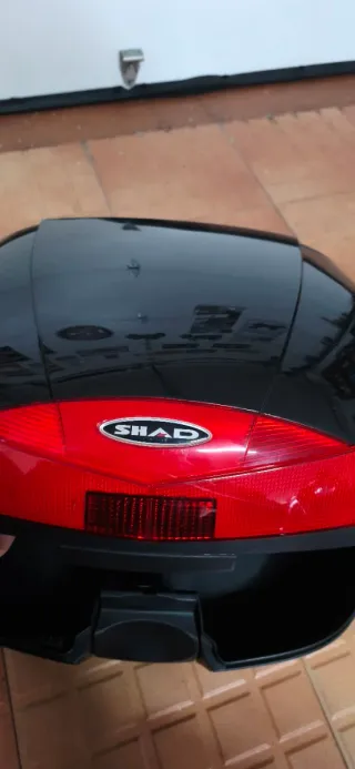 Baúl Shad SH37 para Maxi Scooter