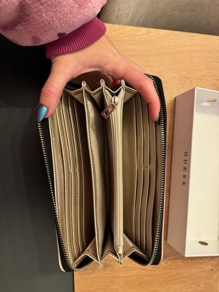 Monedero Guess Beige y Rosa