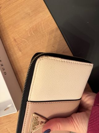 Monedero Guess Beige y Rosa