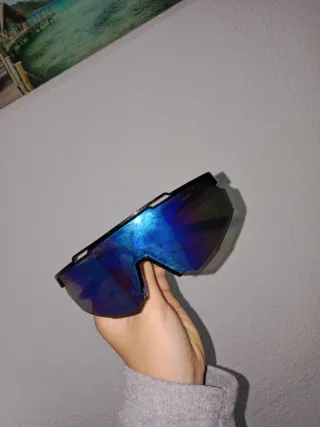 Gafas de sol deportivas negras y azules