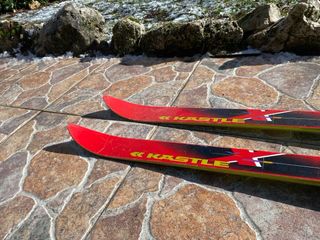 Esquís Kastle Rojos