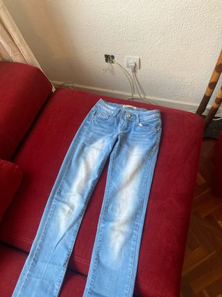 Pantalones vaqueros tiro bajo