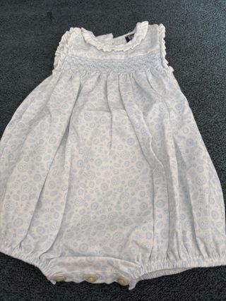 Ropita de bebé con estampado floral 6 meses