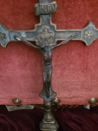 Cruz bronce de sobremesa