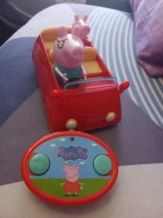 Coche teledirigido Peppa Pig