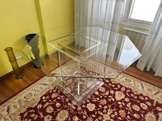 Mesa de salón cristal y metal dorada