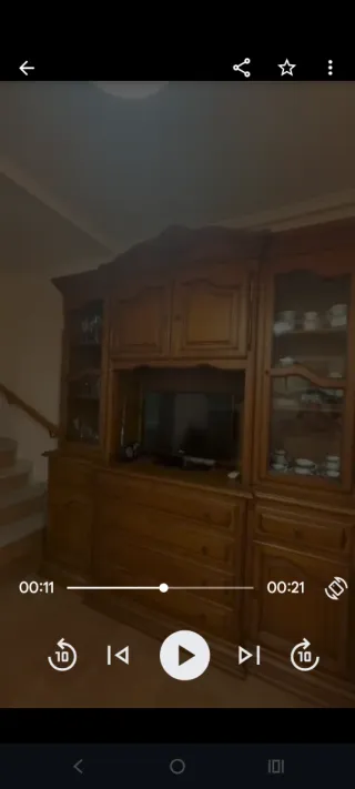 Mueble provenzal con vitrinas