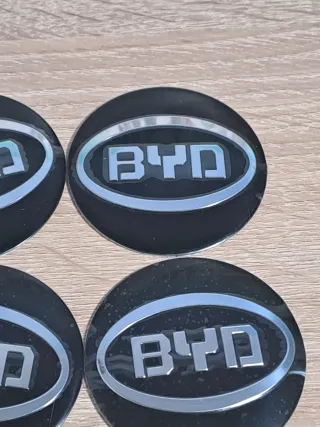 4 Tapas Emblema BYD para Llantas