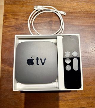Apple TV 4K 64GB 1ª gen con caja, mando y cables