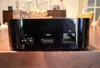 Apple TV 4K 64GB 1ª gen con caja, mando y cables