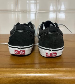 Zapatillas Vans Negras y Blancas